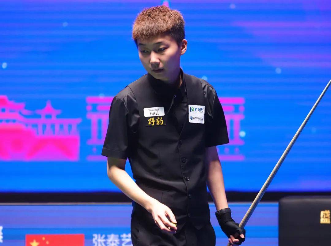 而詹姆斯自 而詹姆斯自